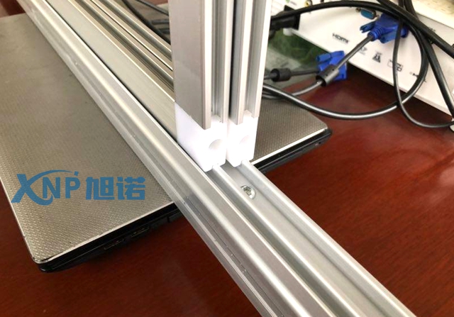 工业铝型材机柜柜门如何安装导轨.jpg 工业铝型材机柜柜门如何安装导轨.jpg