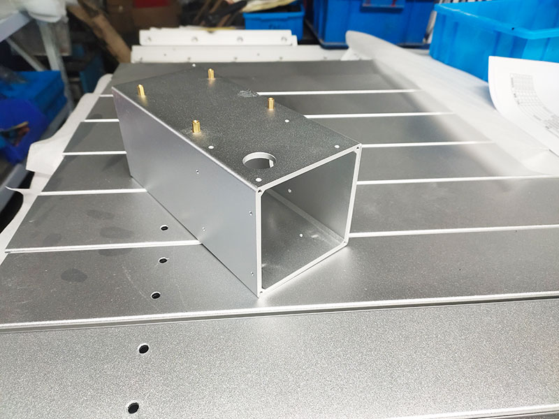 CNC精密加工-设备外壳